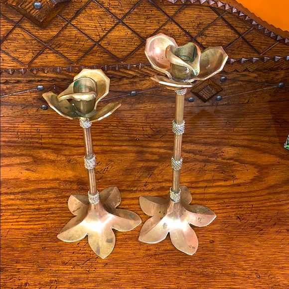 Vintage brass flower candle holders - Picture 2 of 11